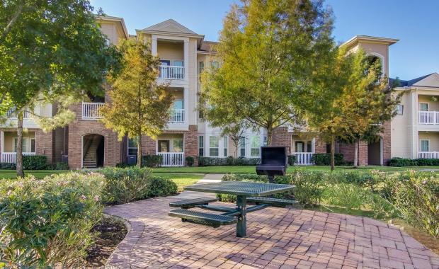 BROADSTONE WALKER COMMONS